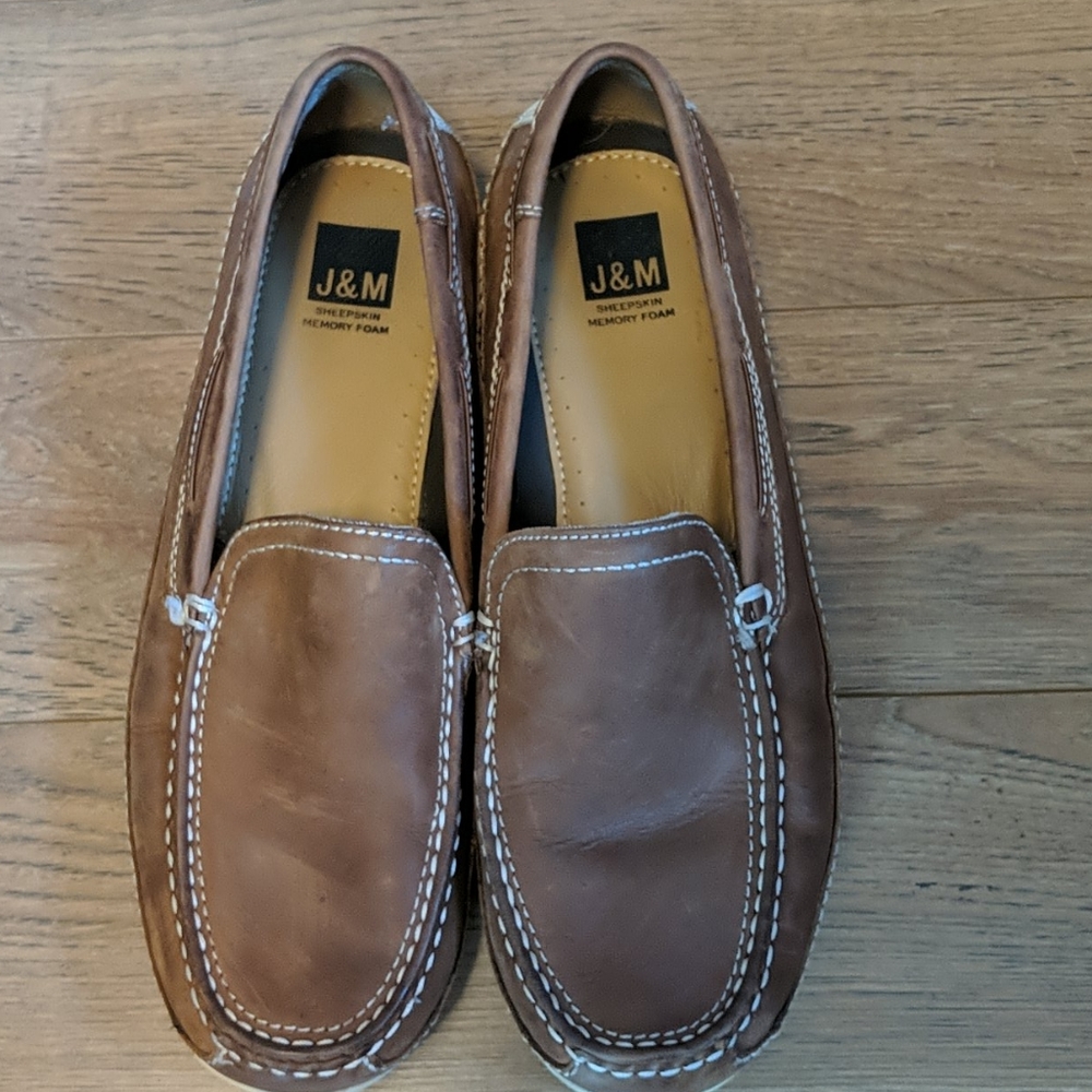 Men's size 9.5 Johnston & Murphy loafers